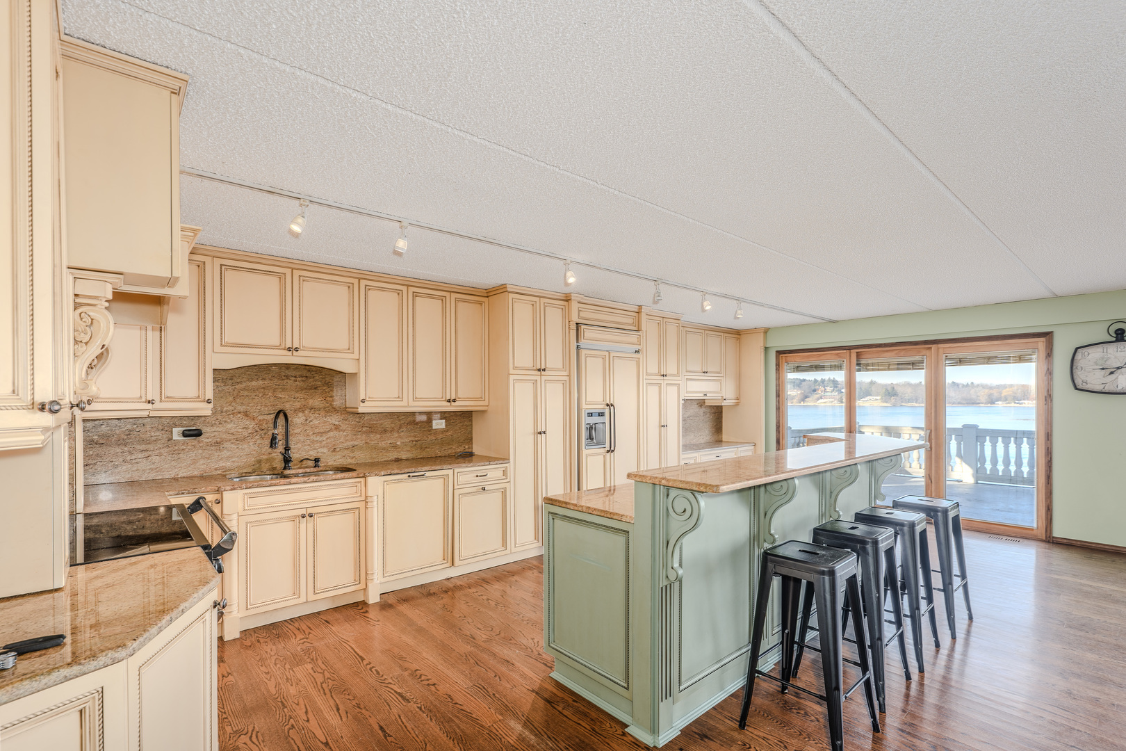 25402 W Dering Lane Property Photo 13