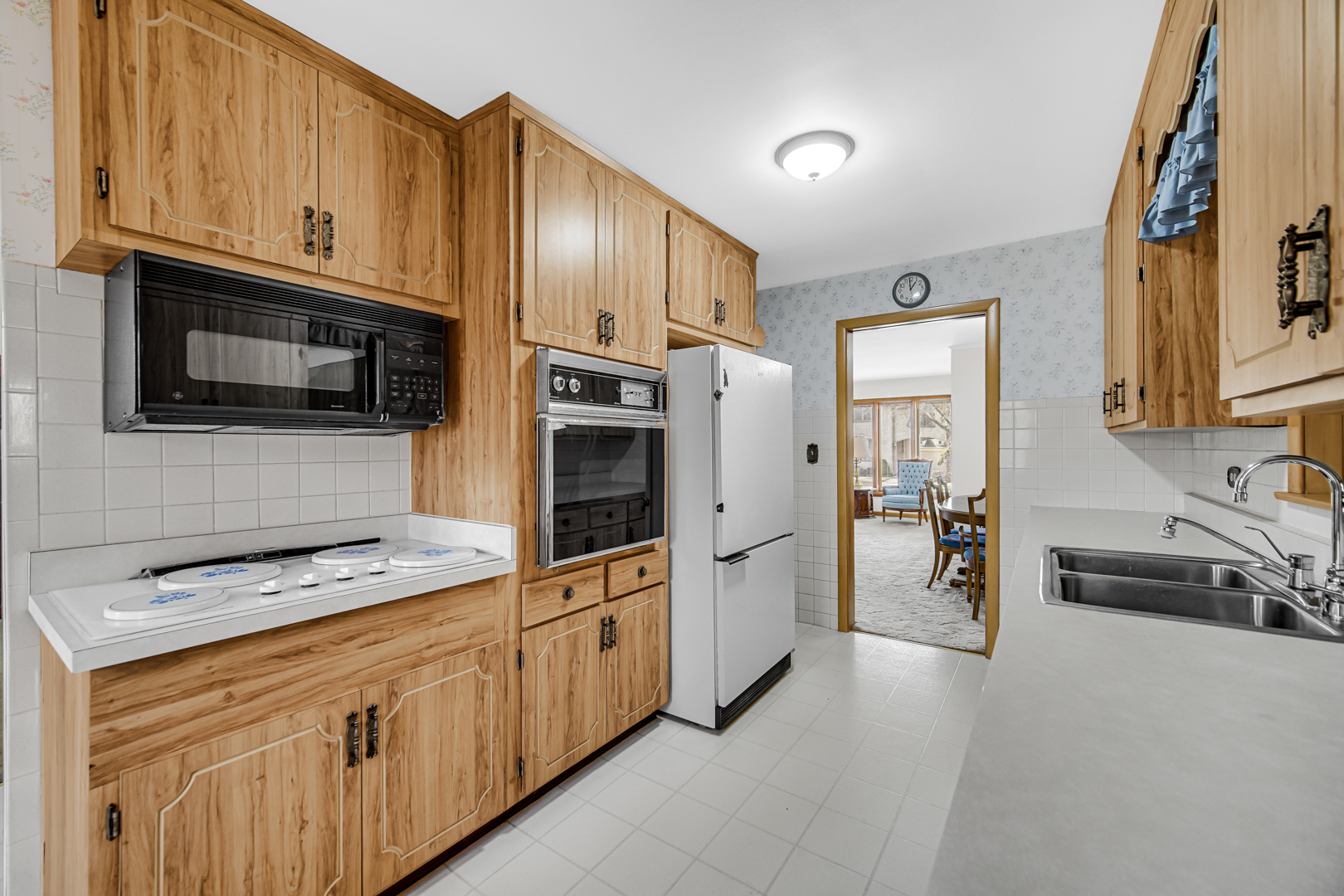 203 S Waterman Avenue Property Photo 4