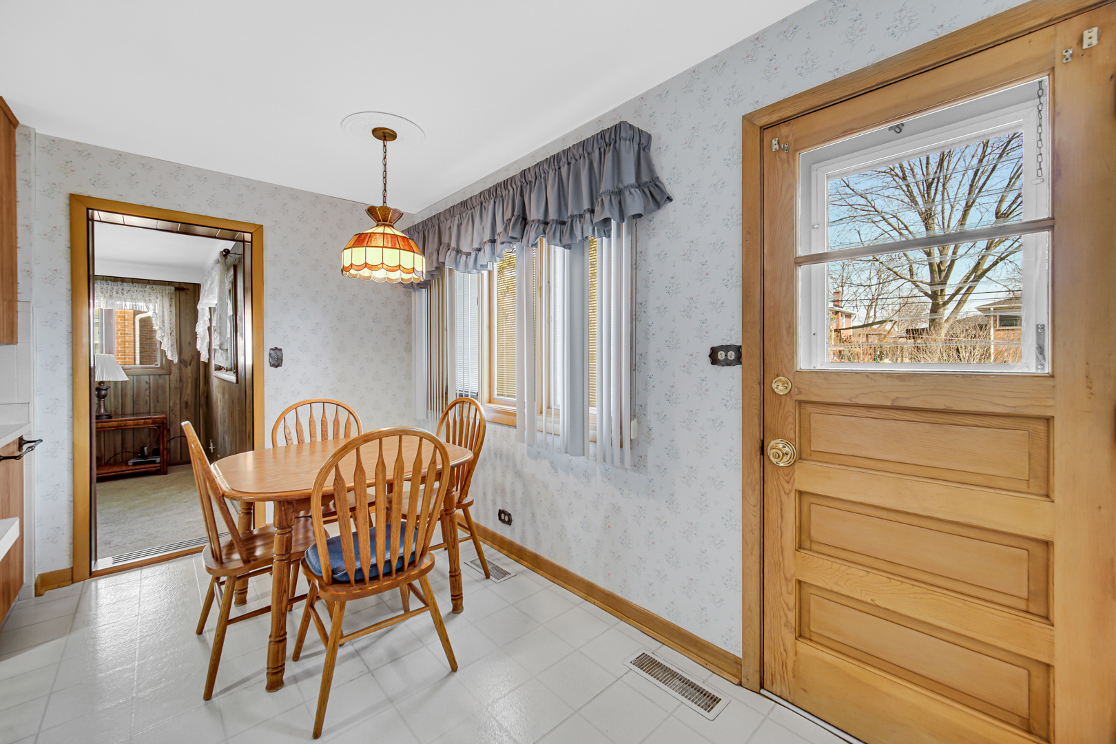 203 S Waterman Avenue Property Photo 8