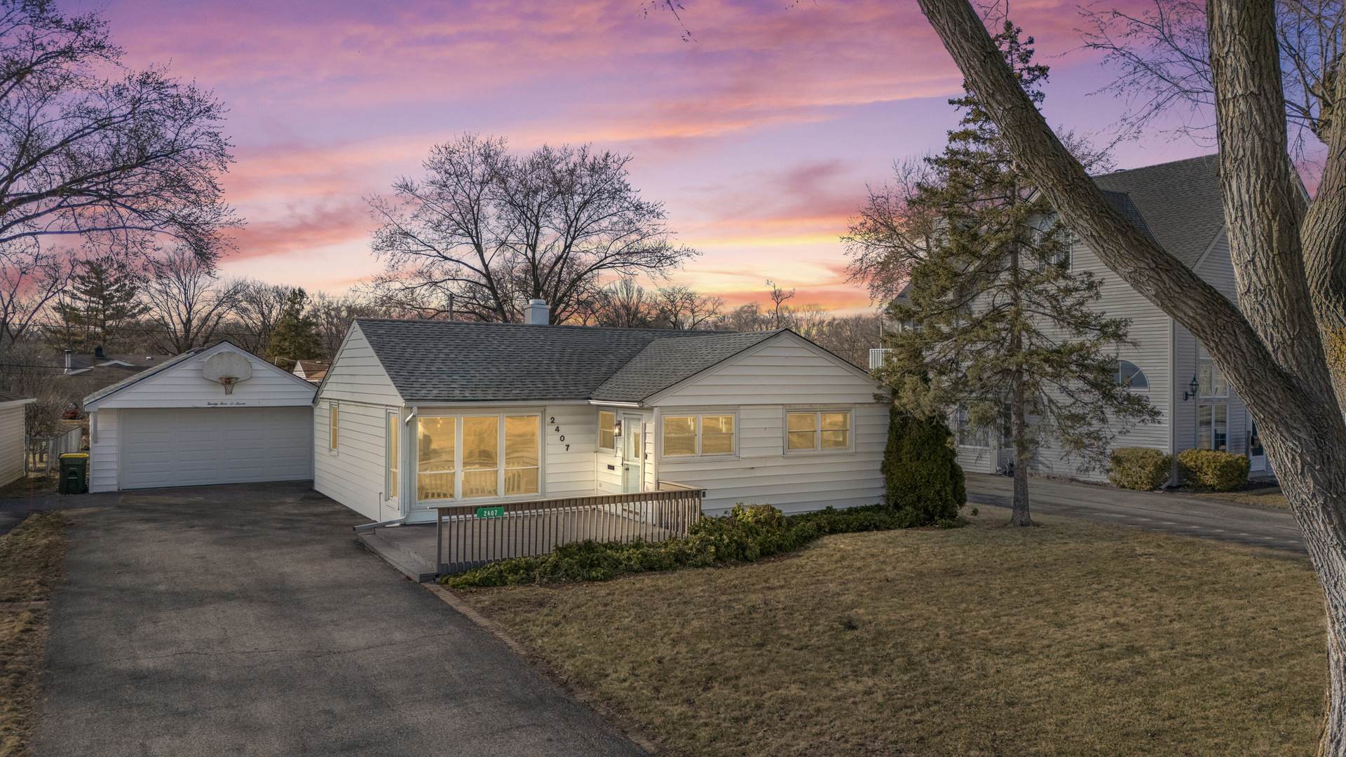 2407 Robin Lane Property Photo