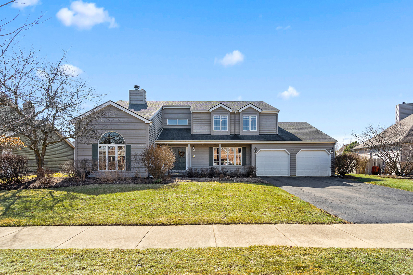 731 Queens Gate Circle Property Photo
