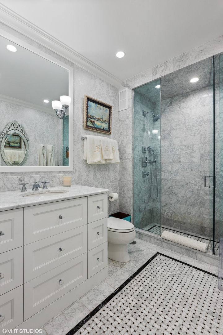 179 E Lake Shore Drive 603 Property Photo 15