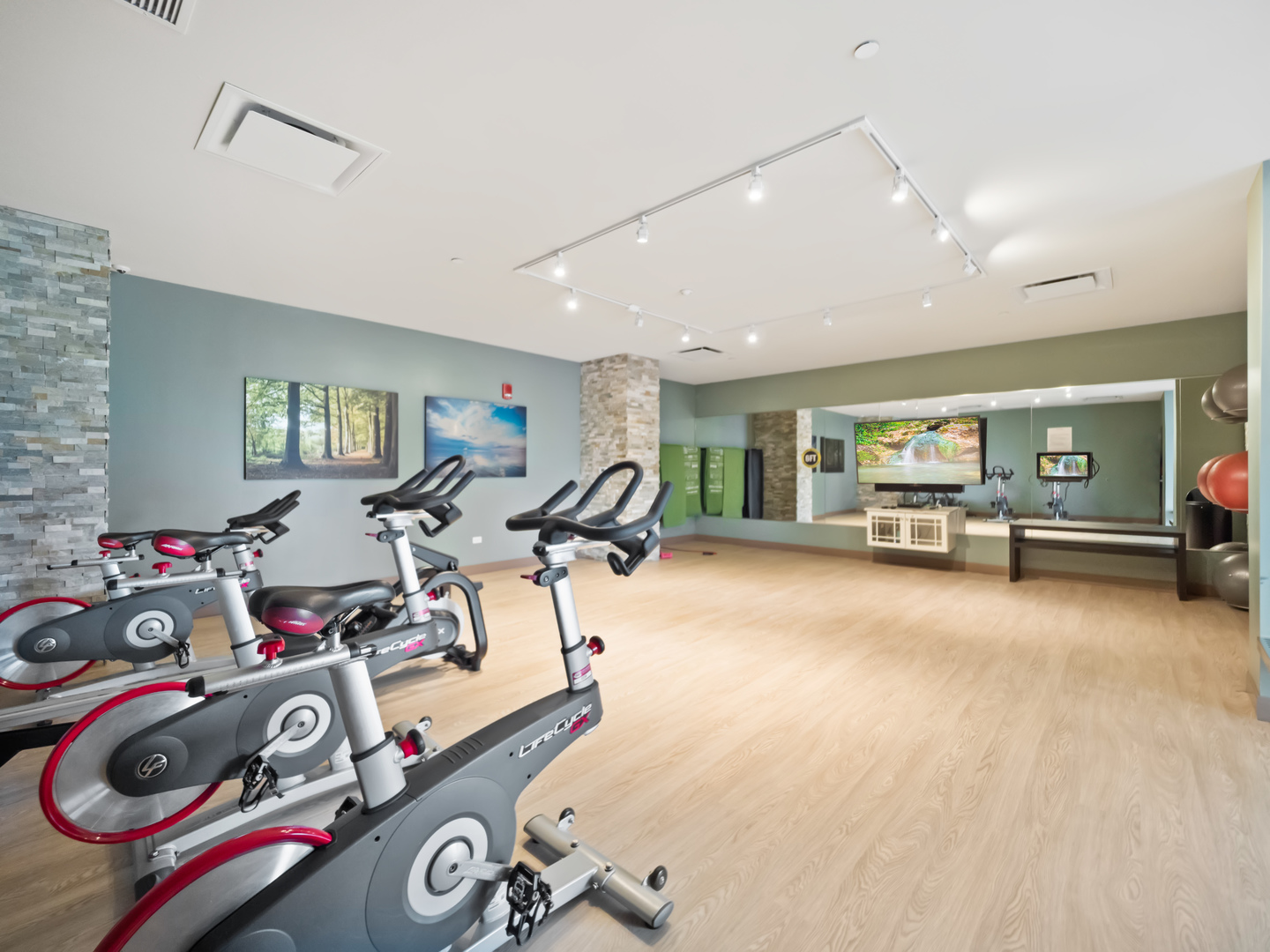 770 Skokie Boulevard 450 Property Photo 16