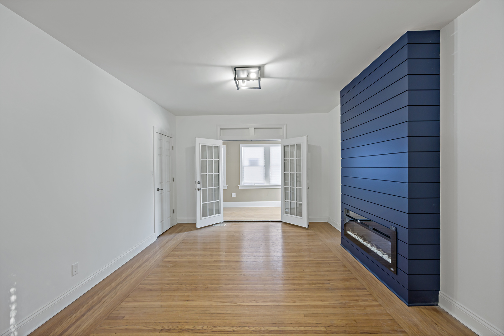 13818 Division Street Property Photo 3