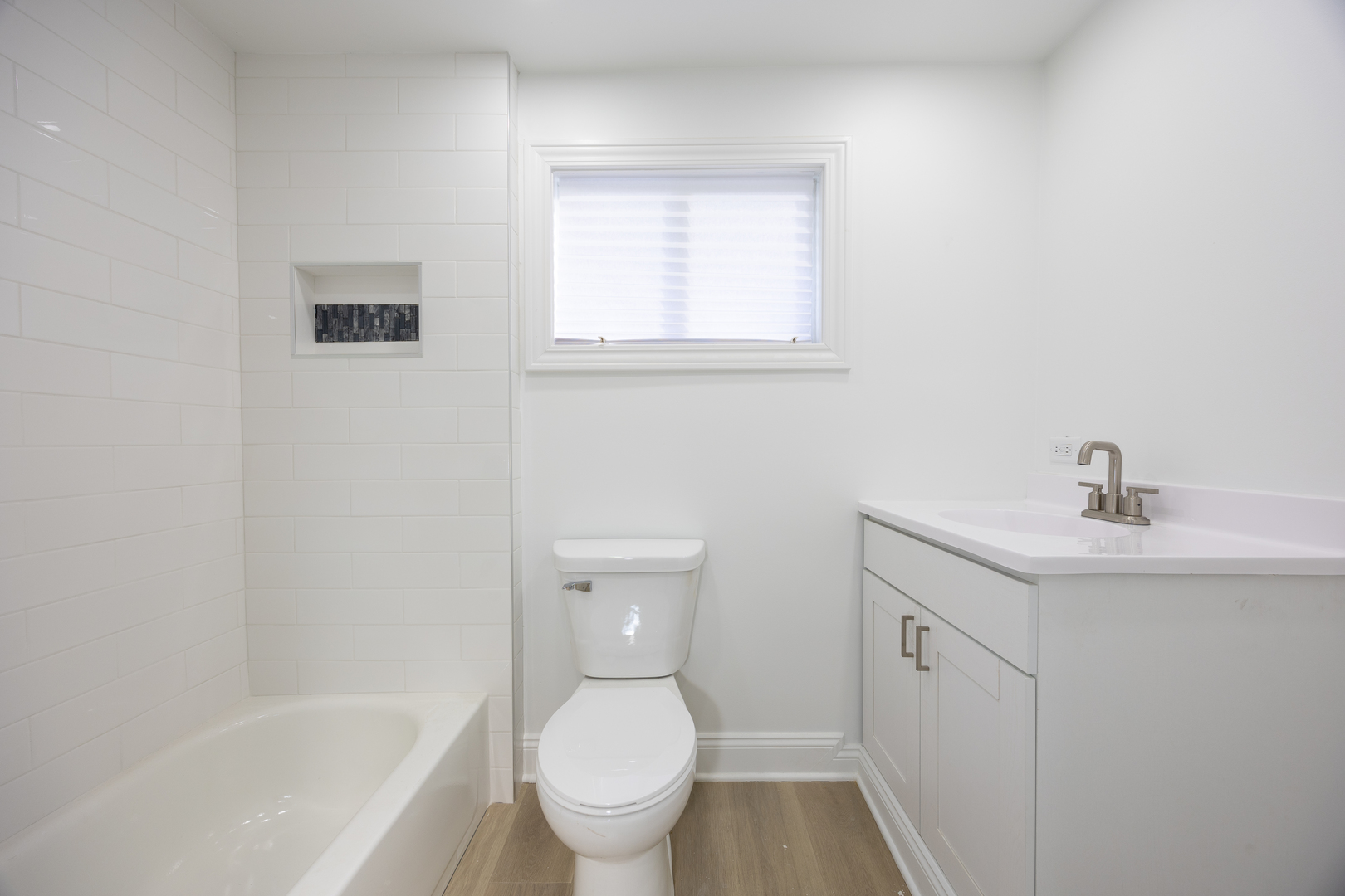 13818 Division Street Property Photo 7