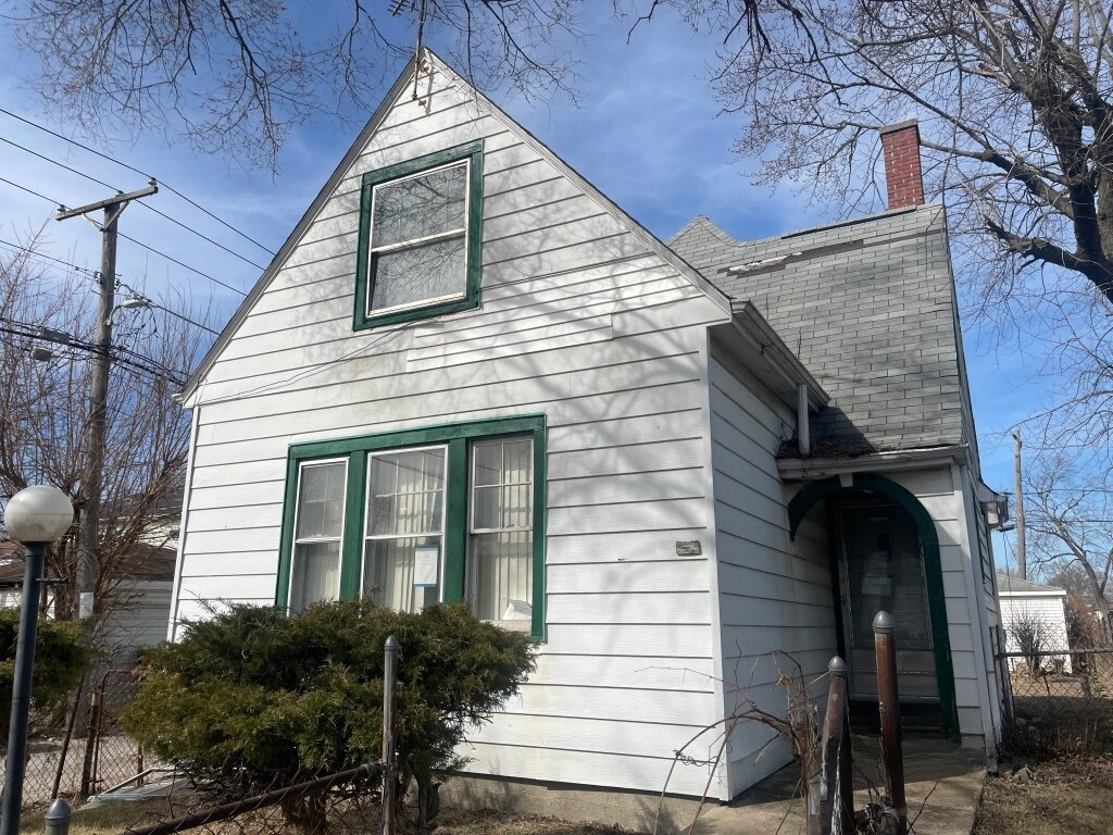 16 E 100th Place Property Photo 1