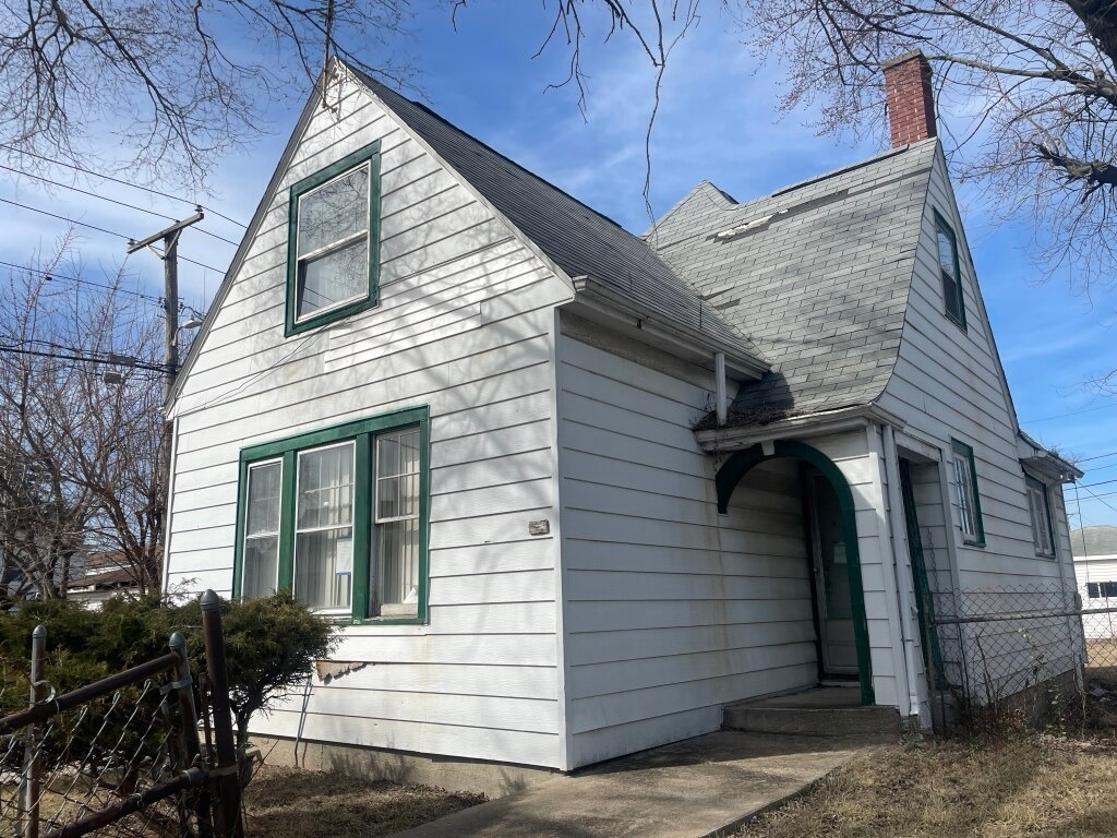 16 E 100th Place Property Photo 2