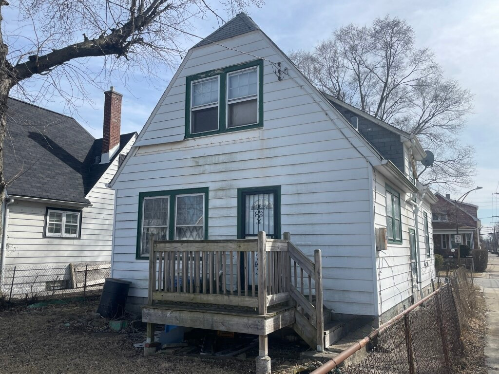 16 E 100th Place Property Photo 3
