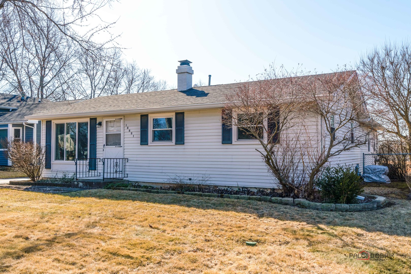 18601 W Country Lane Property Photo
