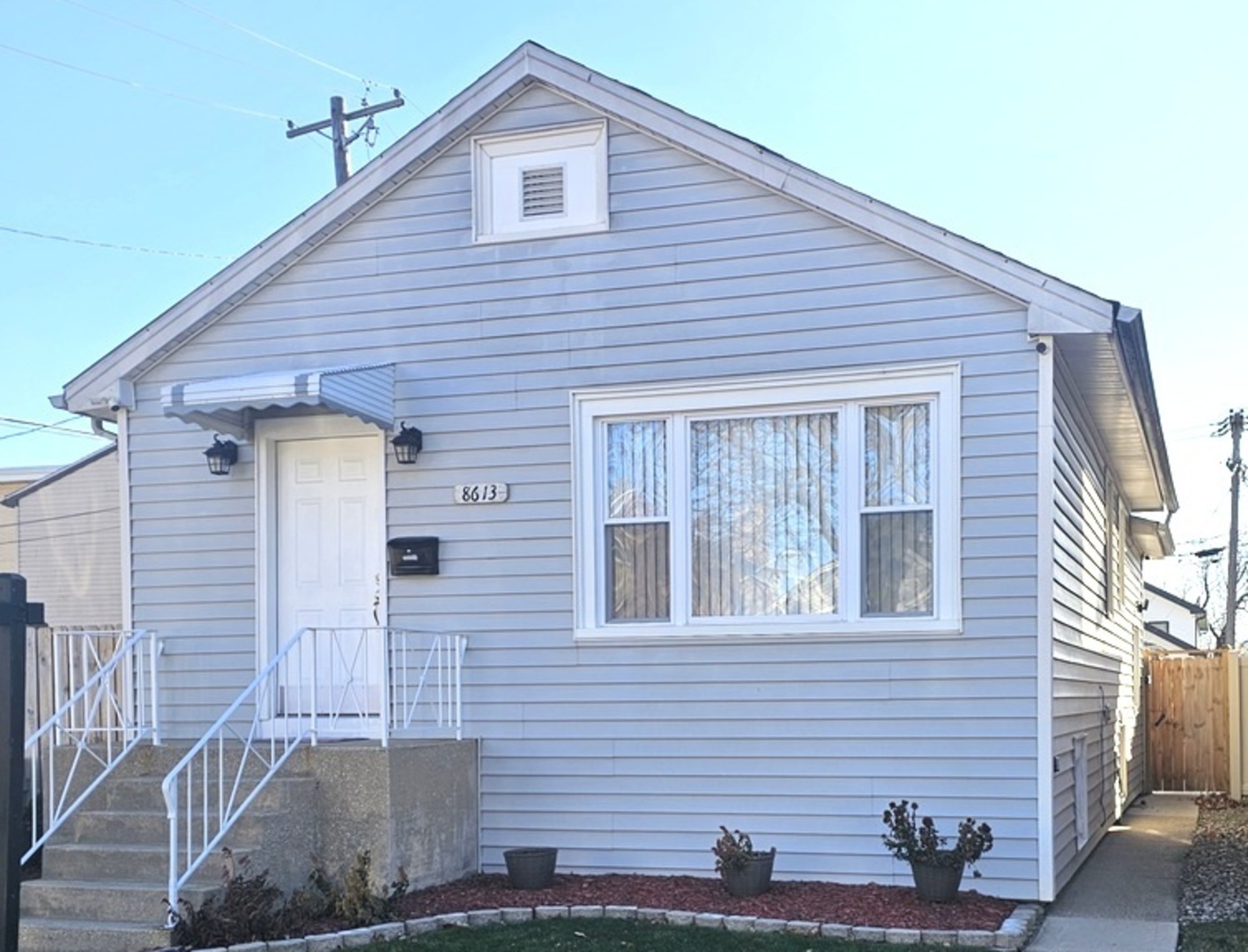 8613 W Lyndale Street Property Photo