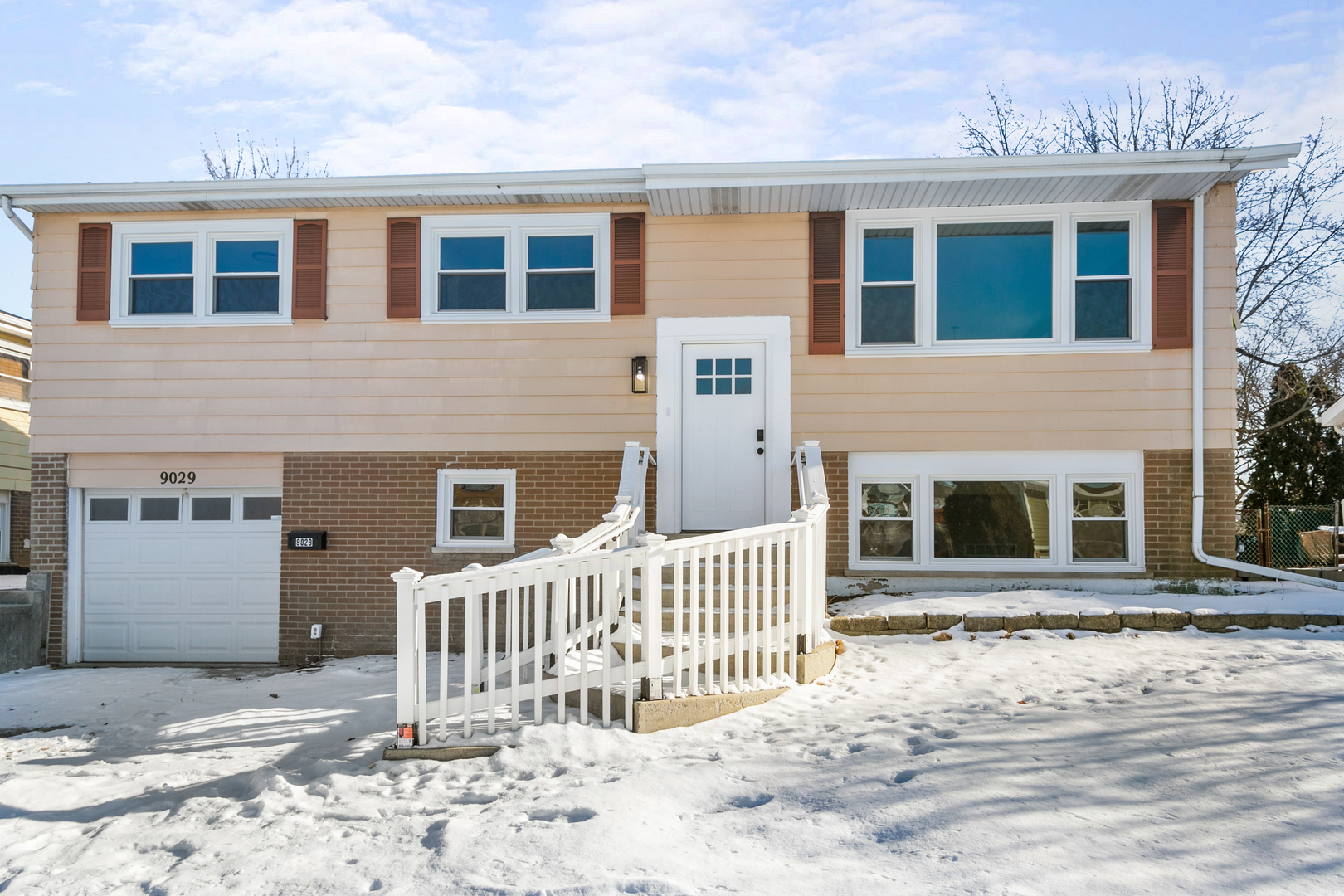 9029 Maple Lane Property Photo