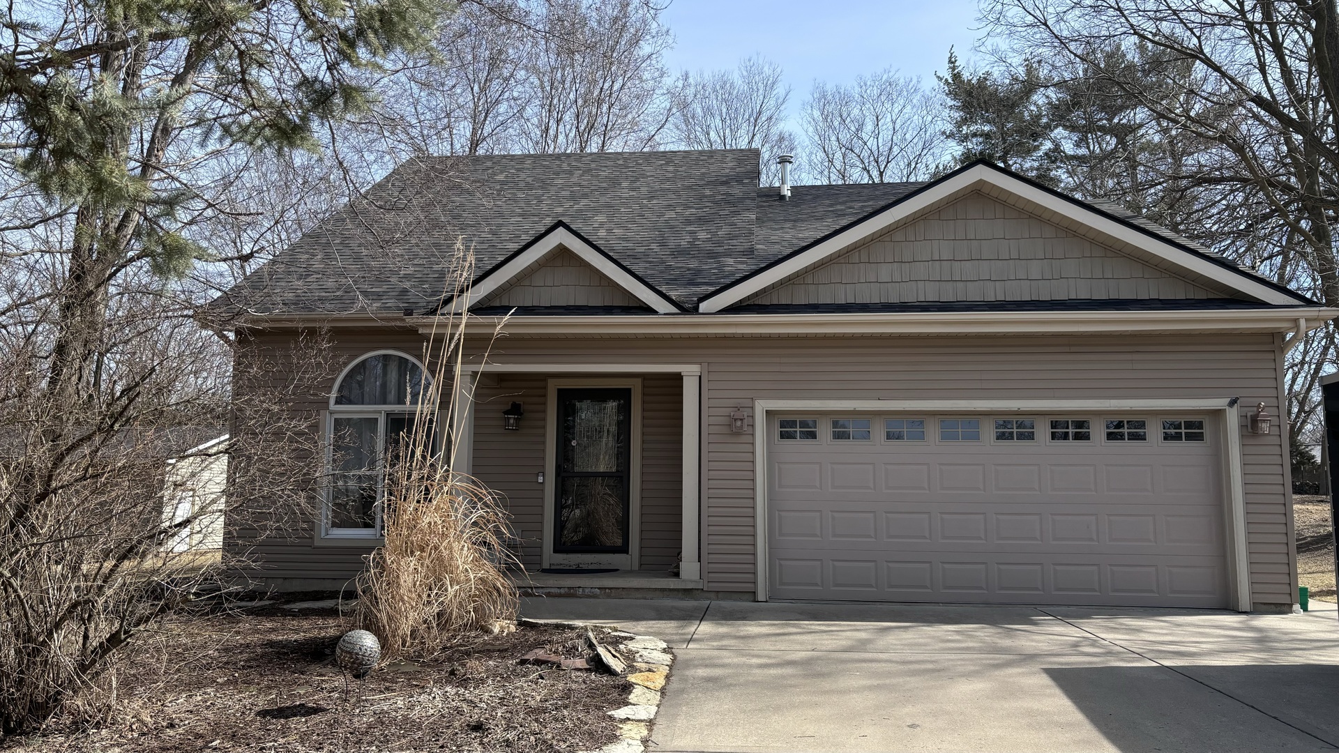 3940 Dixon Dr Property Photo