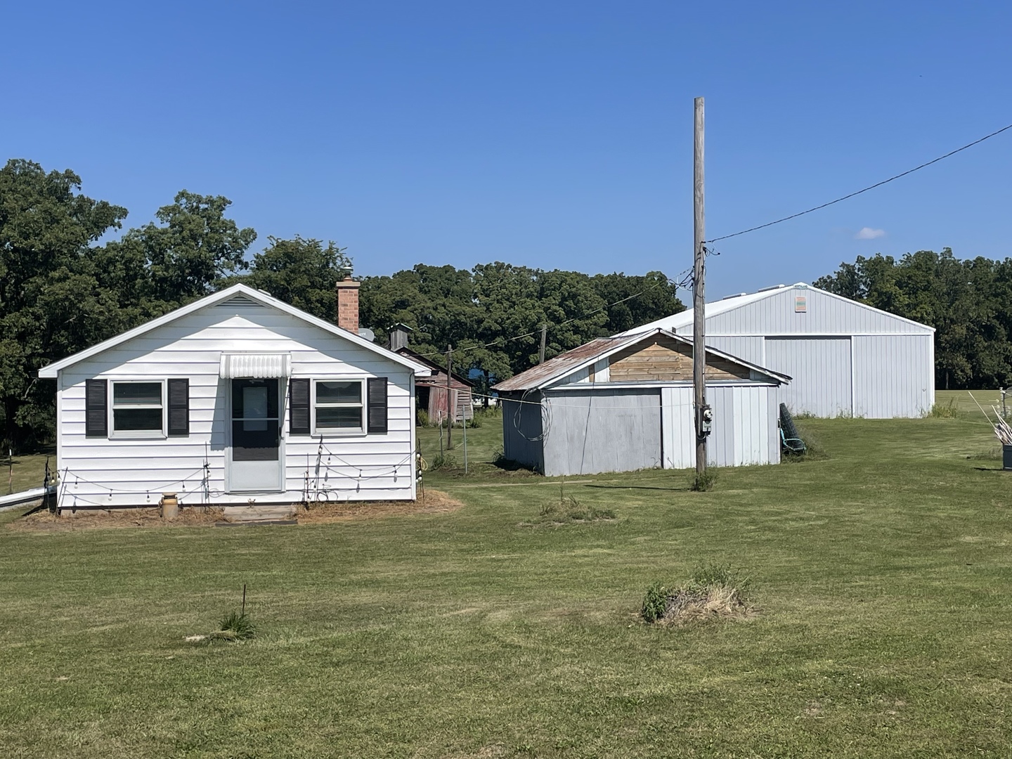 2427 E 2850th Road Property Photo