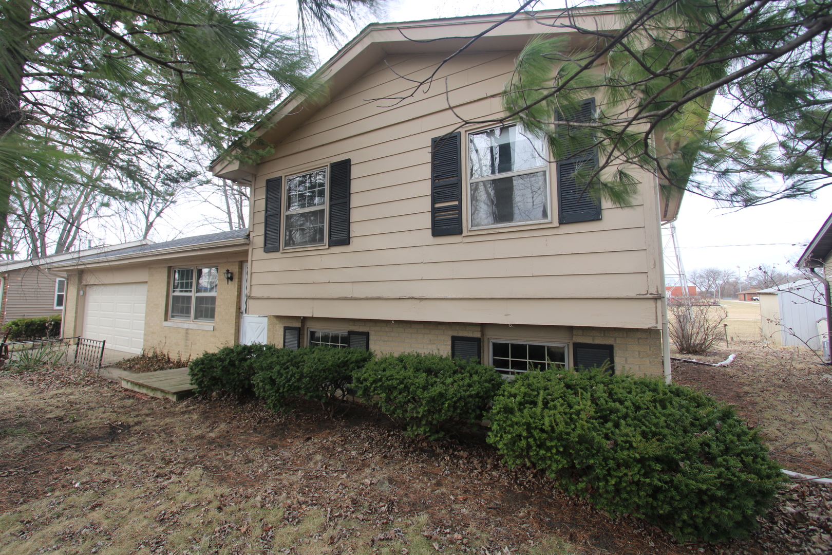 1832 Root Street Property Photo