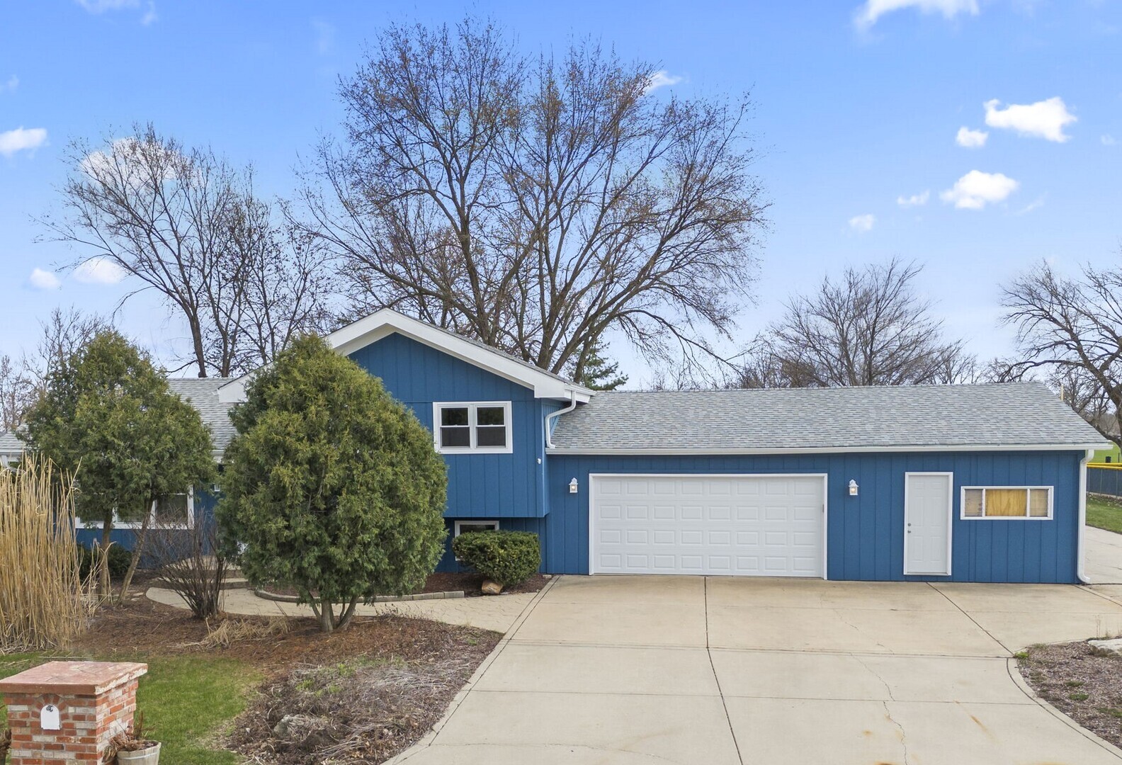 30w325 Pomeroy Street Property Photo