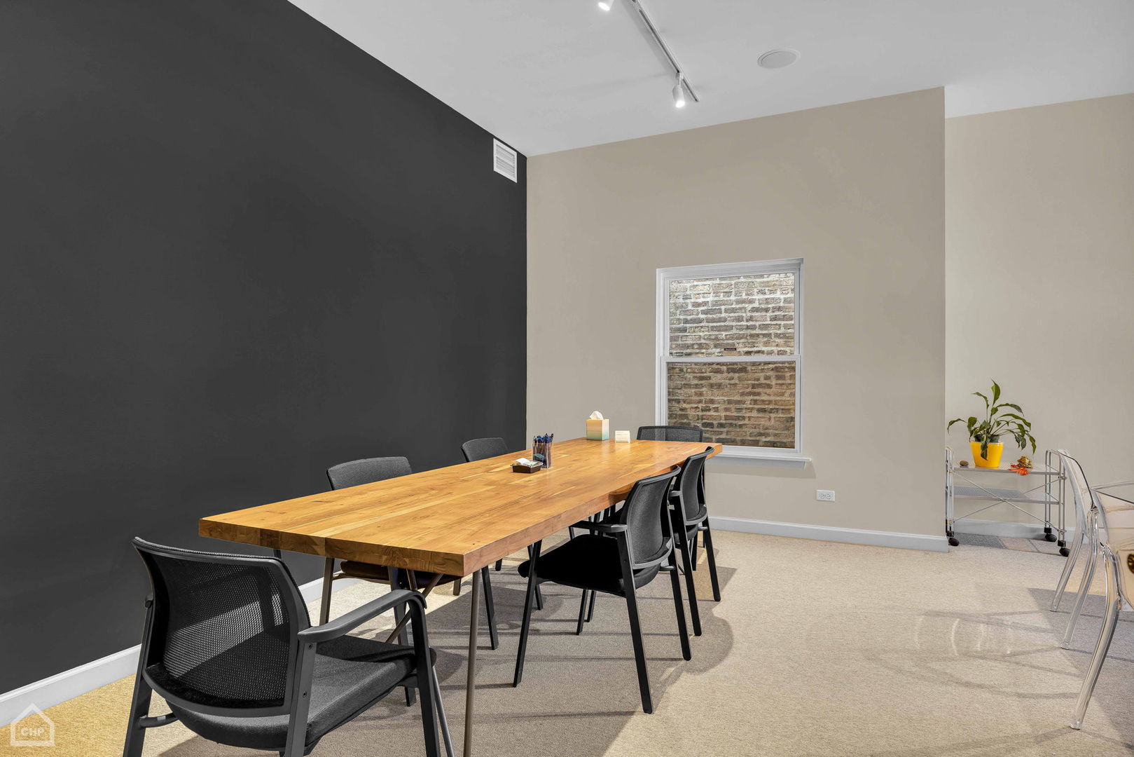 5441 - 5445 N Broadway Street Property Photo 24
