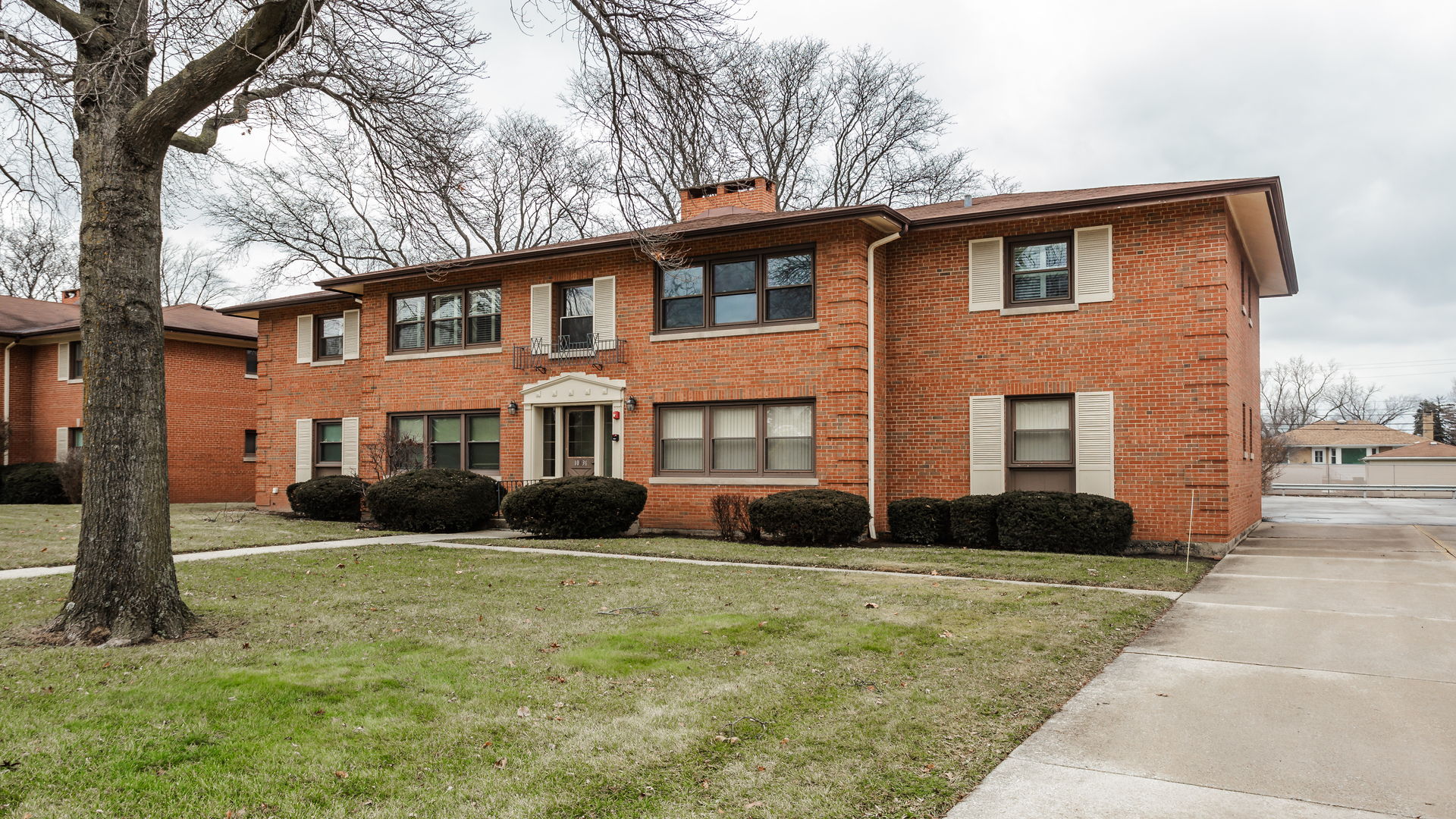 10630 W Cermak Road 2e Property Photo