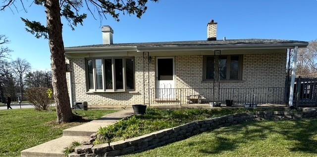 155 N Wood Dale Road Property Photo