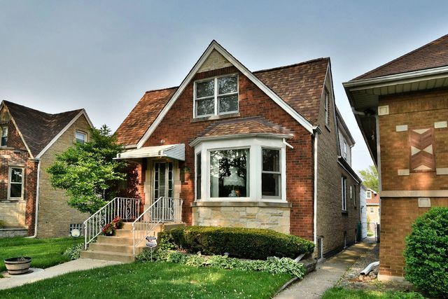 6321 N Merrimac Avenue Property Photo