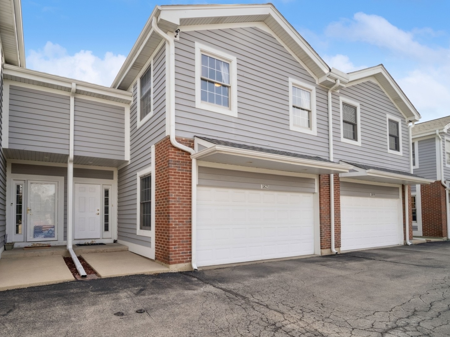 Glenbrook South High School Real Estate Listings Main Image
