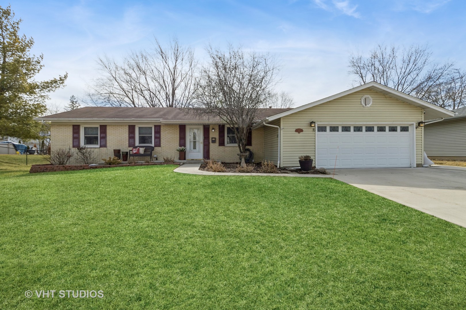 985 W Firestone Drive Property Photo