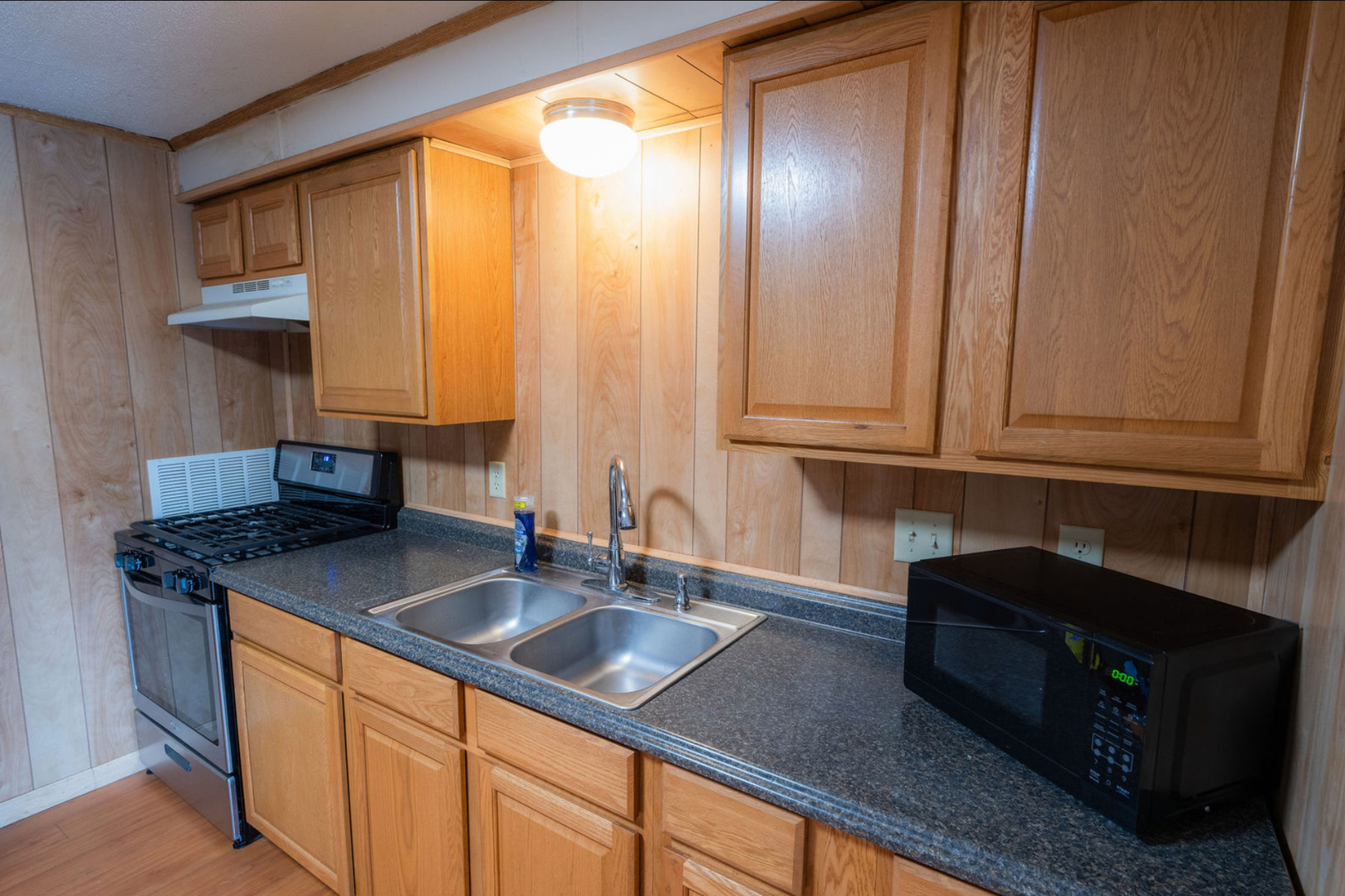 469 N Birch Street Property Photo 9