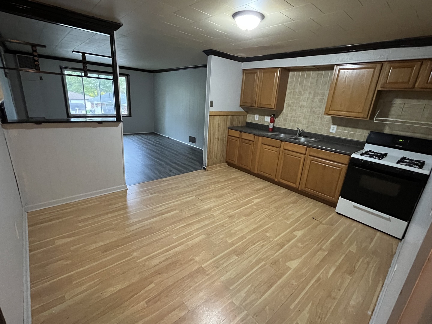469 N Birch Street Property Photo 14