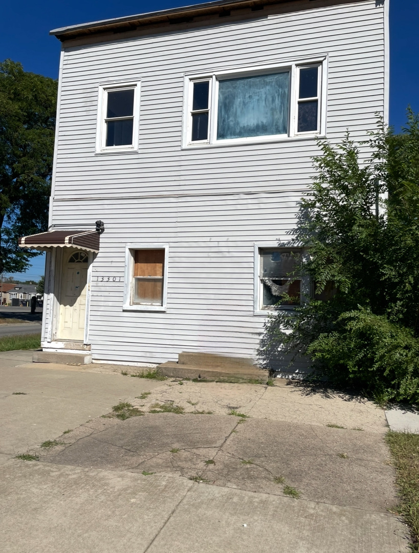 13301 S Burley Avenue Property Photo