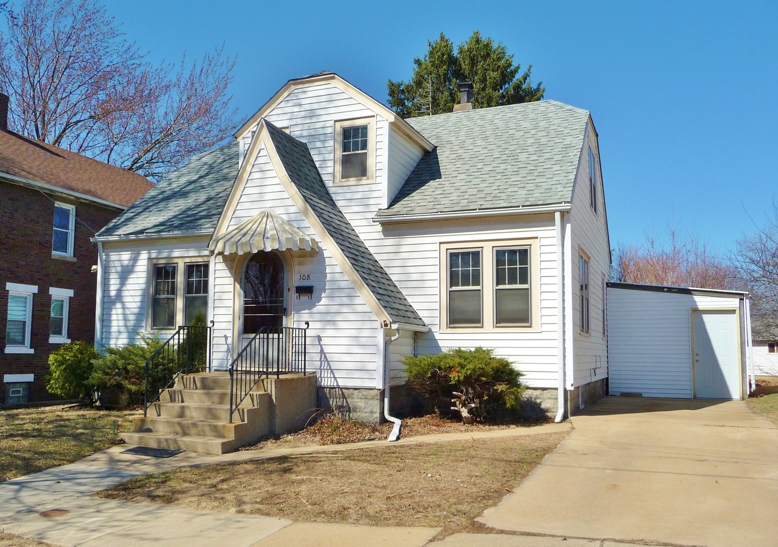 108 Buckbee Street Property Photo