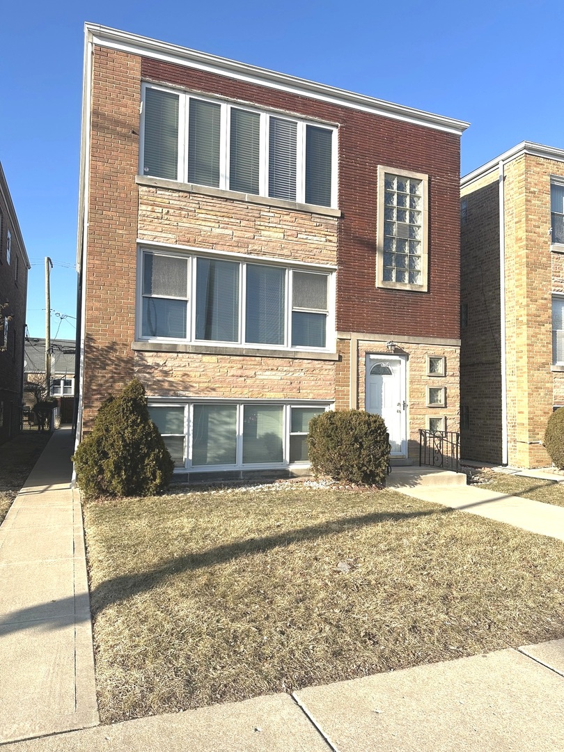 5754 W Montrose Avenue A2 Property Photo