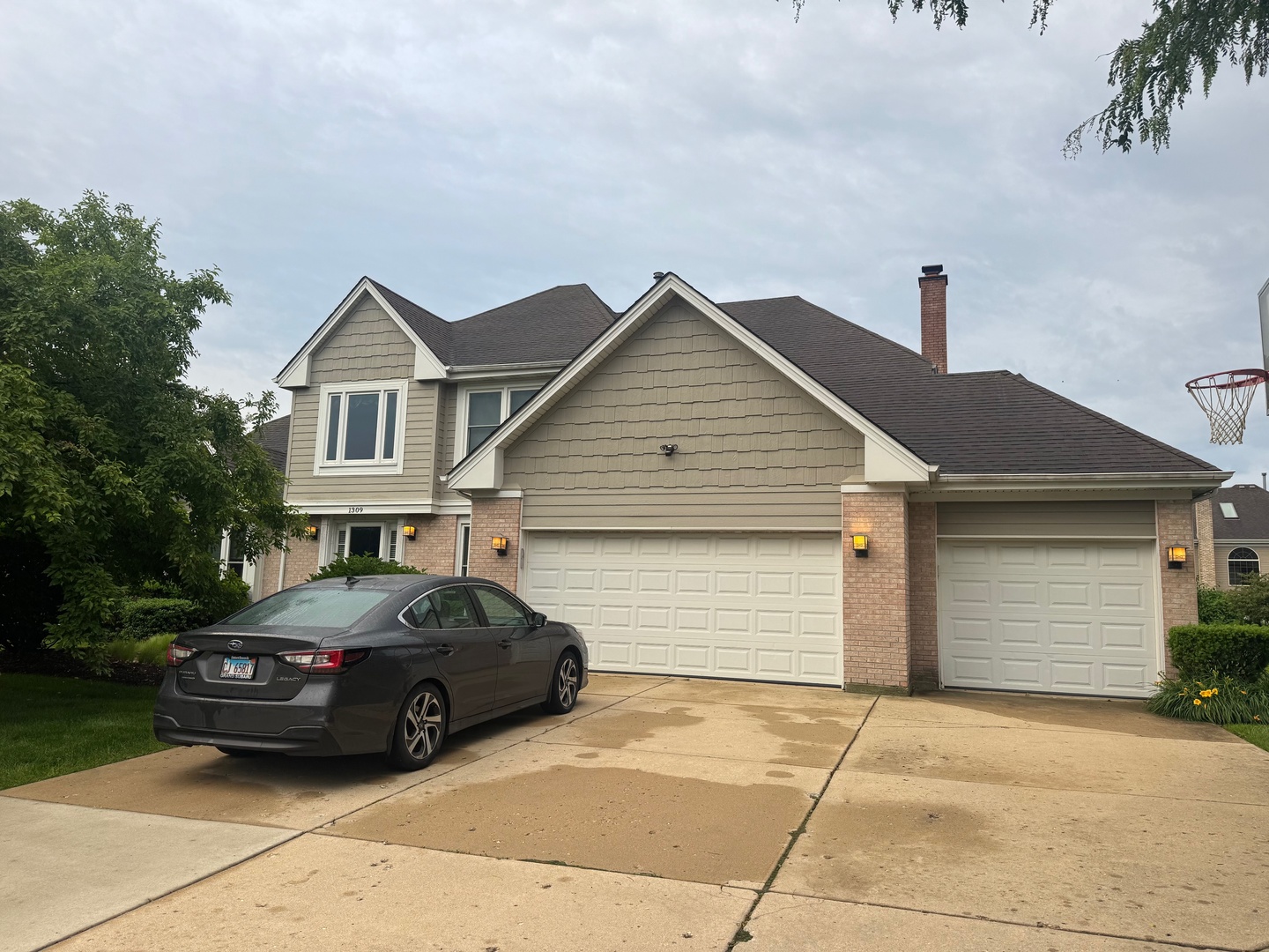 1309 Montclaire Place Property Photo 1