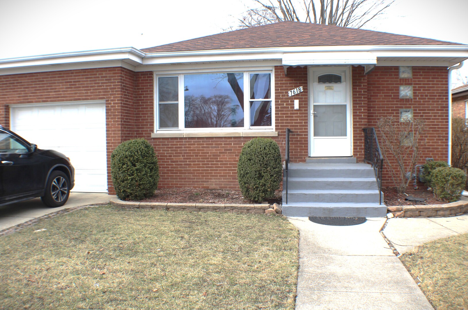 7618 W Monroe Street Property Photo 1