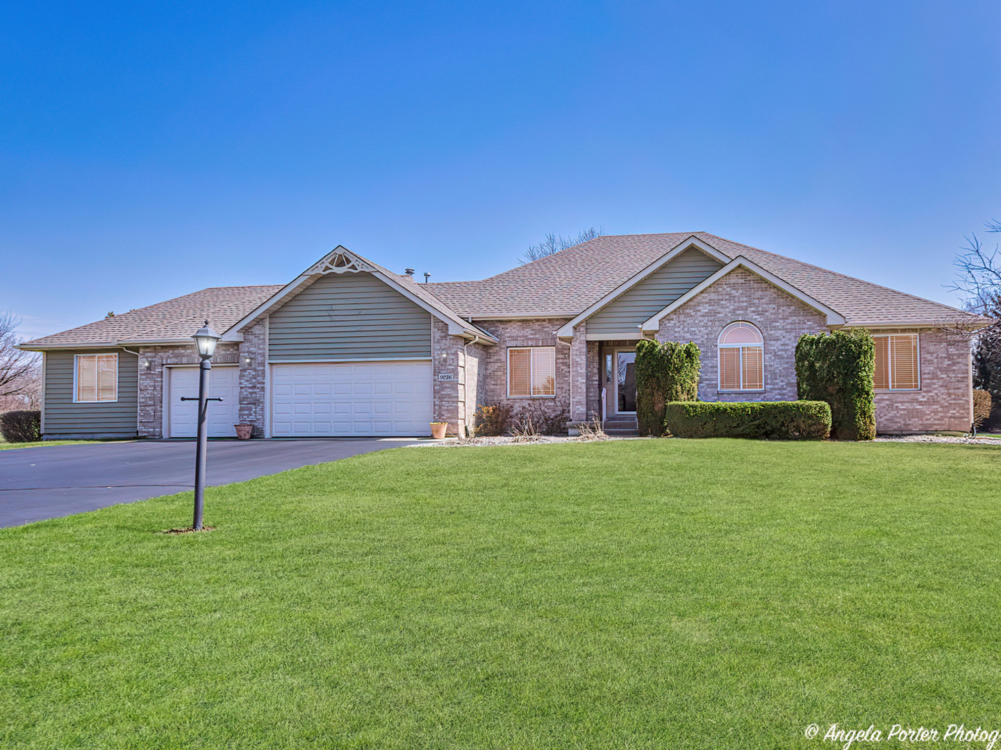 9216 Bentley Lane Property Photo