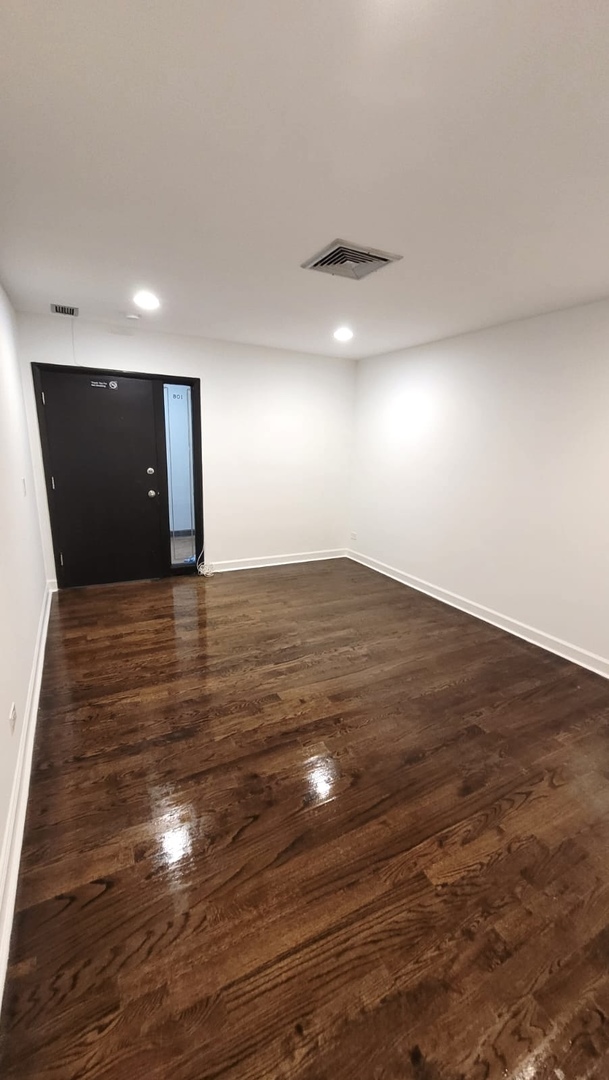 5642 W Diversey Avenue Property Photo 9