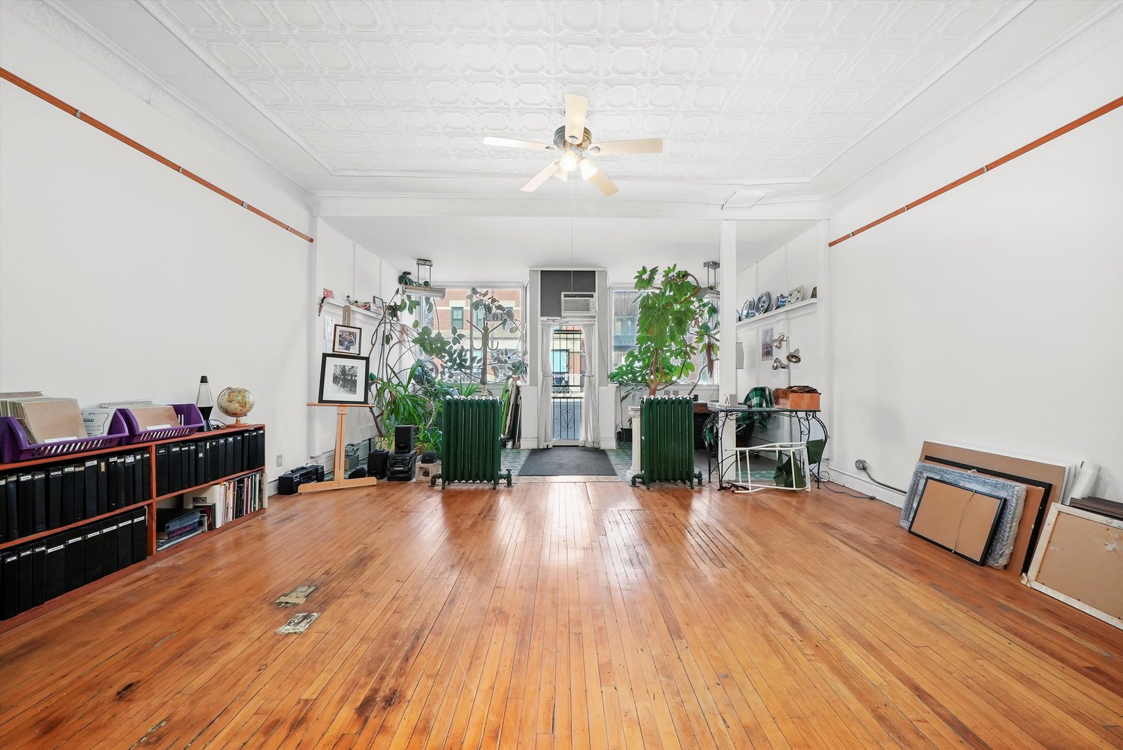 1303 W Chicago Ave Property Photo 3