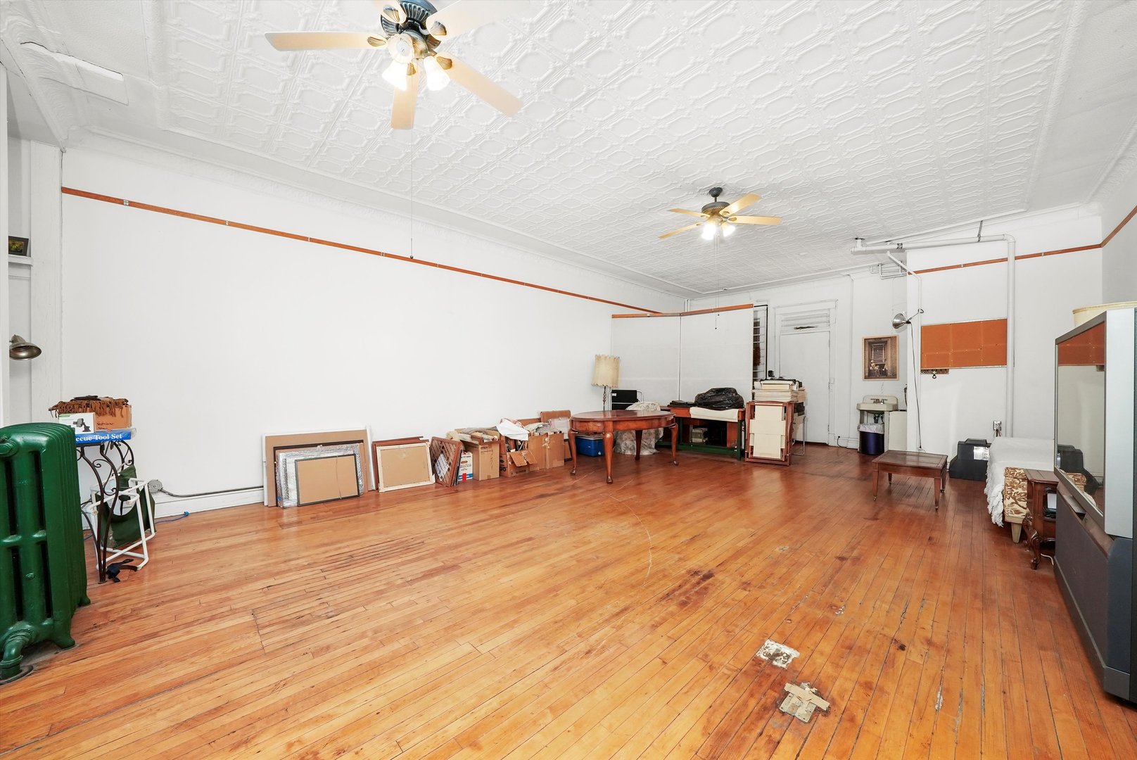 1303 W Chicago Ave Property Photo 4