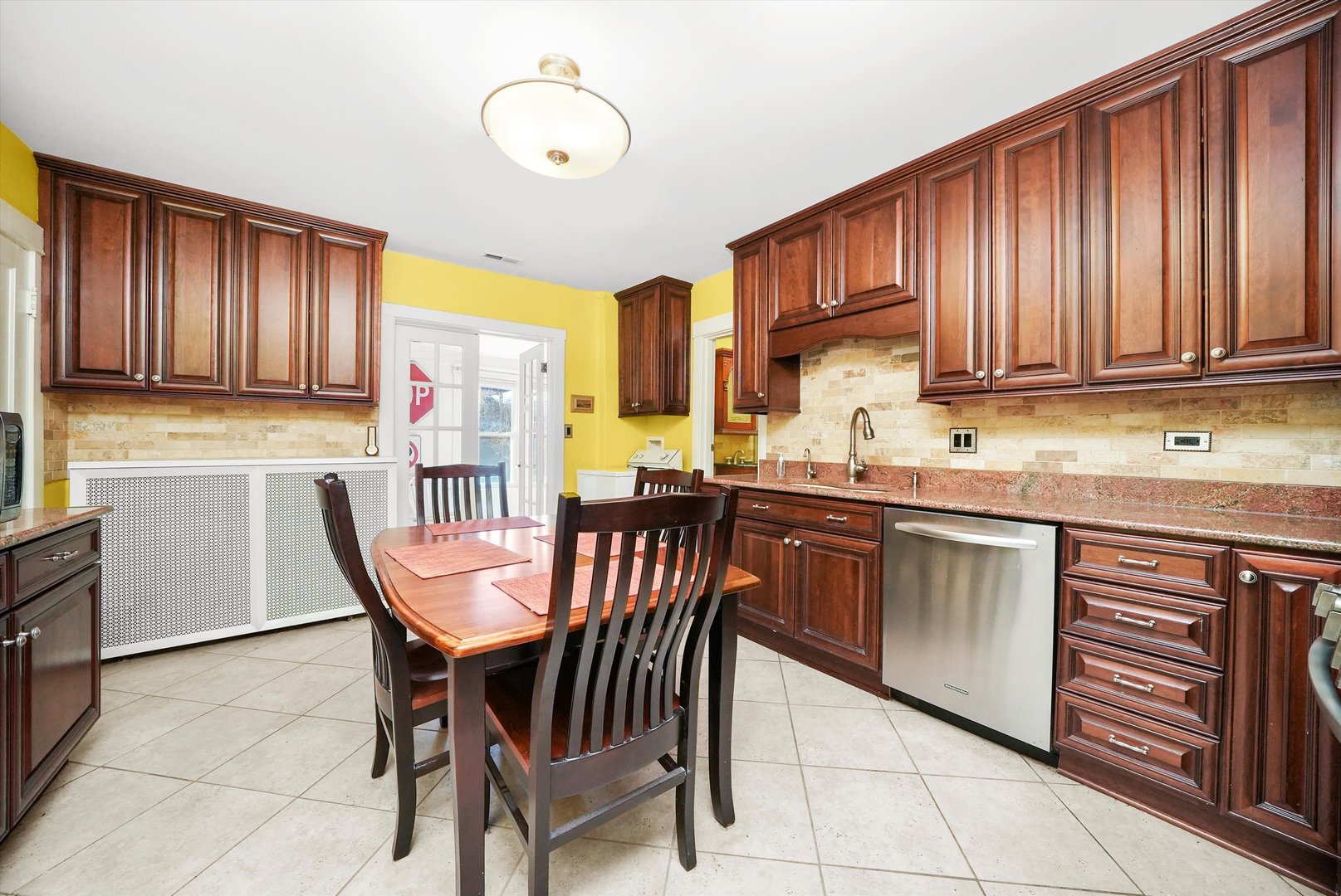 1303 W Chicago Ave Property Photo 21