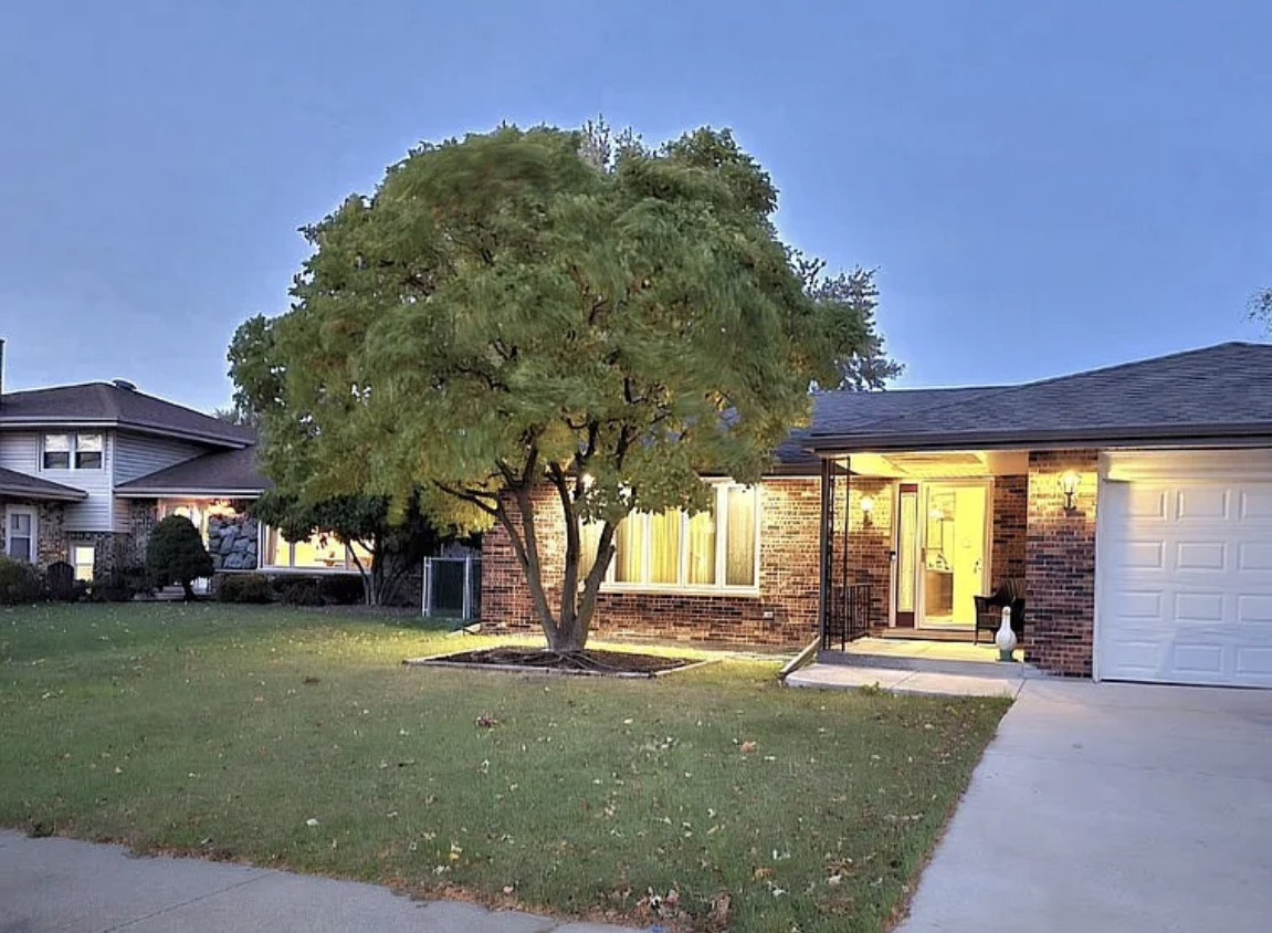 146 Real Estate Listings Main Image
