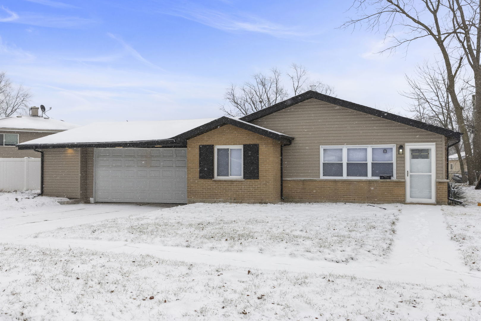 913 160th Place Property Photo