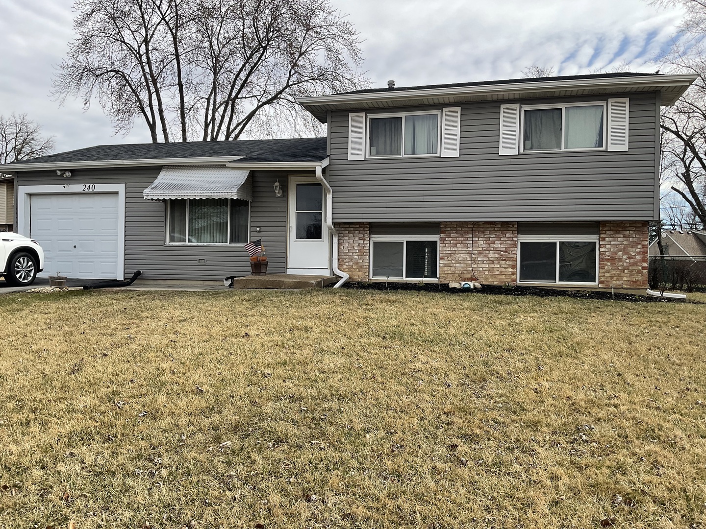 240 Oakridge Court Property Photo