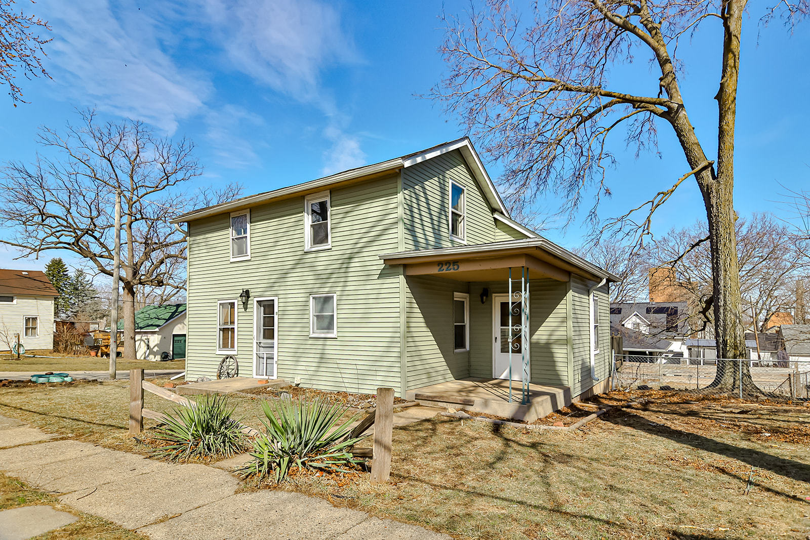 225 W 5th Street Property Photo