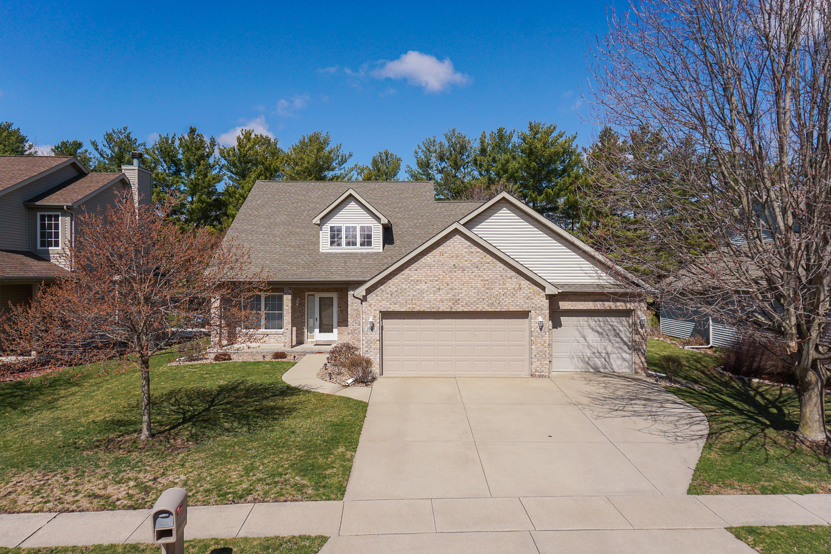 1008 Pine Meadows Ct Property Photo