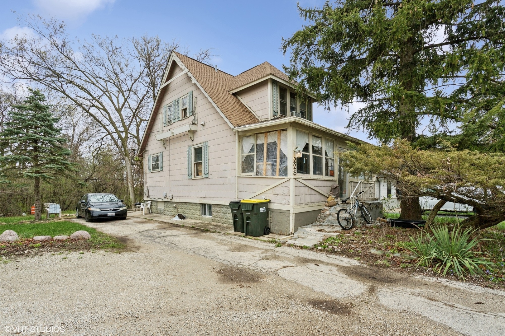228 E 55th Street Property Photo