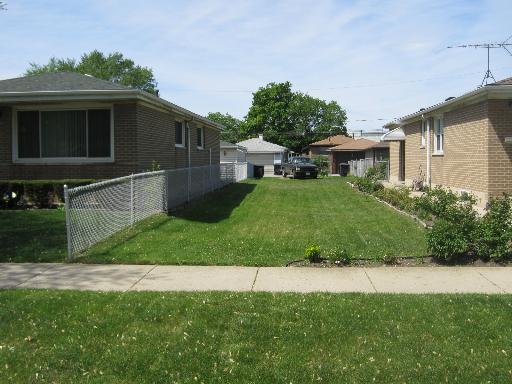 12726 S Marquette Avenue Property Photo