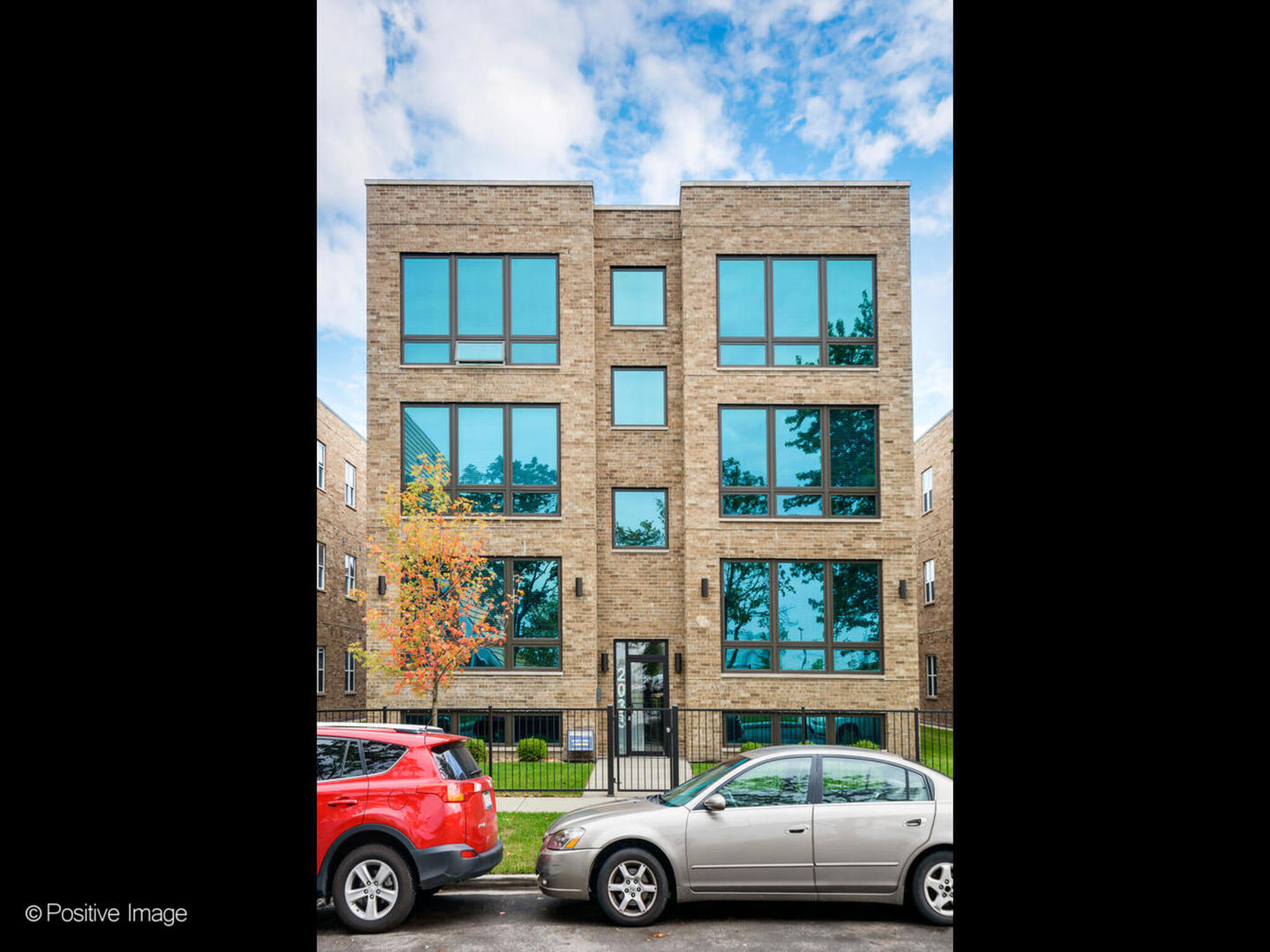 2039 N Natchez Avenue 2s Property Photo