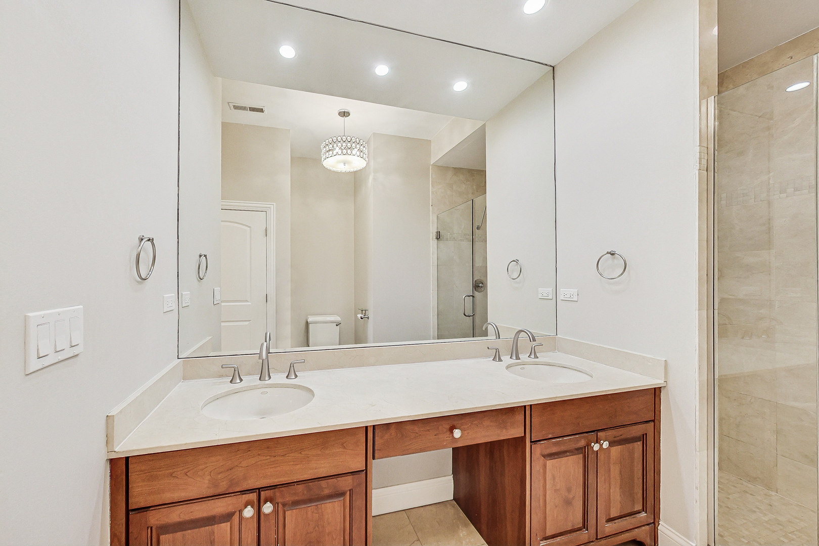 2238 W Belmont Avenue 4e Property Photo 19