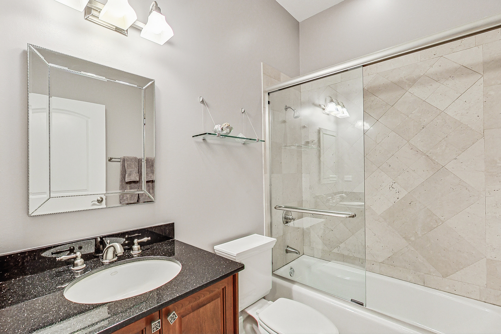 2238 W Belmont Avenue 4e Property Photo 27