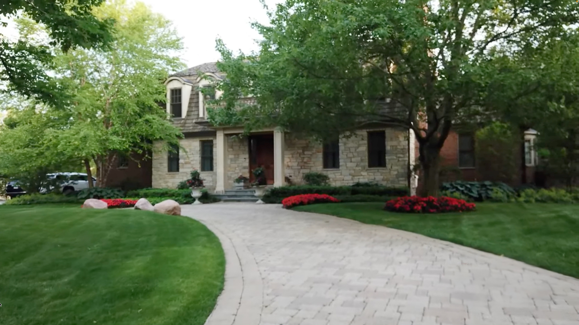 811 Larchmont Lane Property Photo