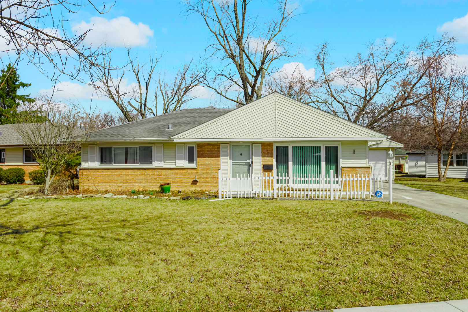 4 Well Court Property Photo