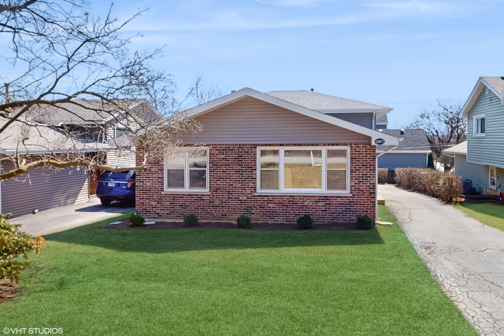 26w471 Harrison Street Property Photo